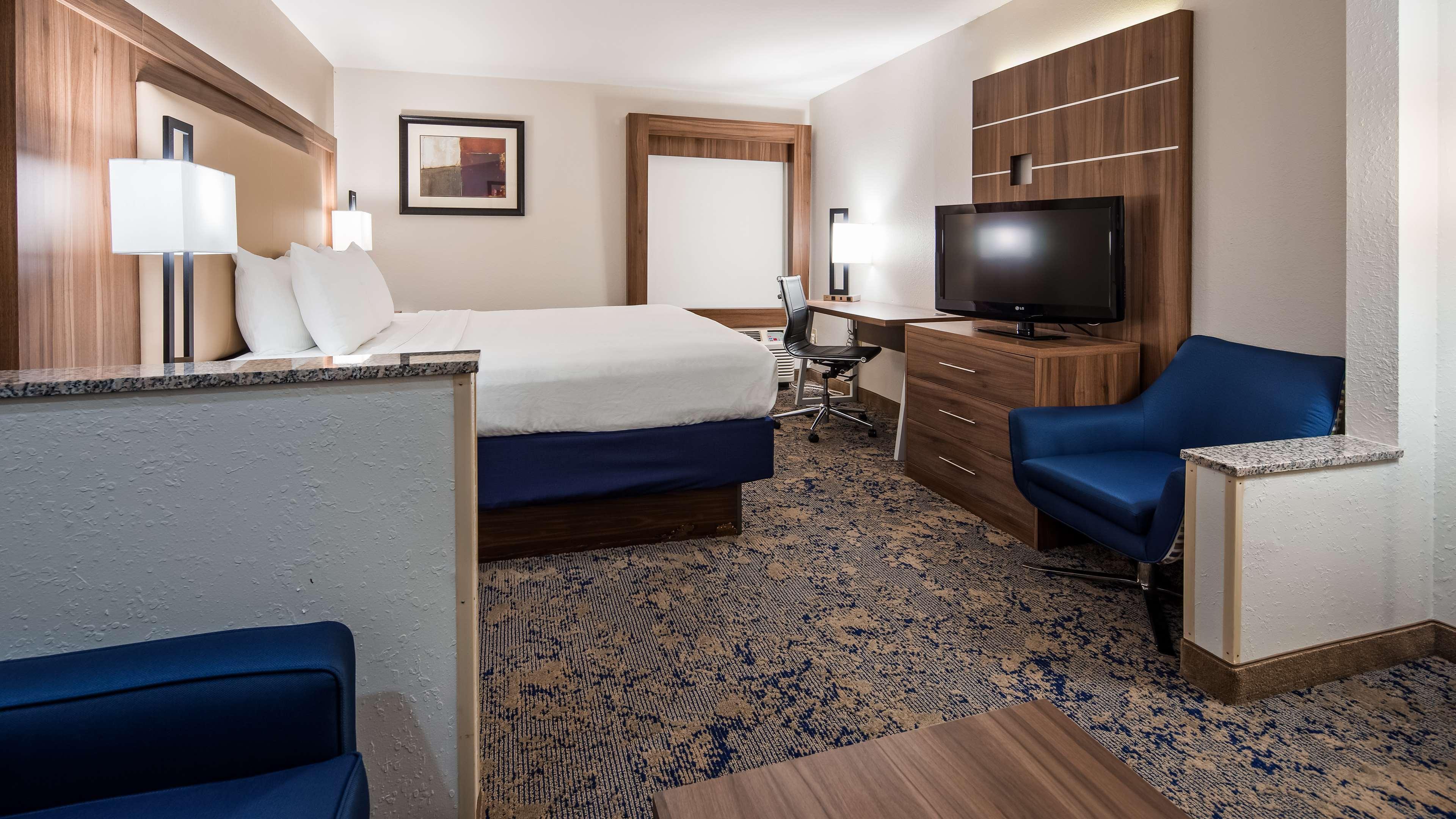 Best Western Plus Kansas City Airport - Kci East Exteriör bild