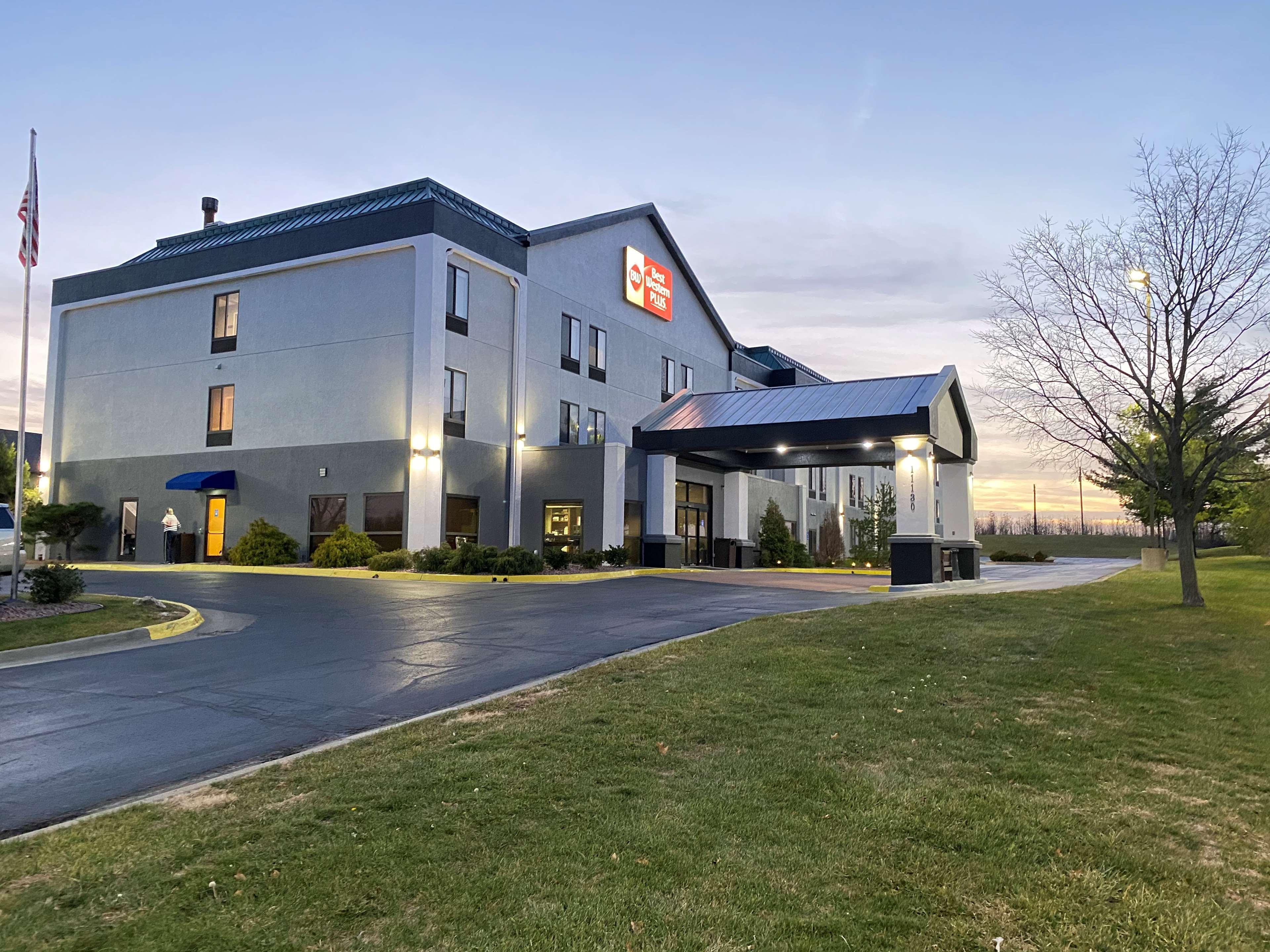 Best Western Plus Kansas City Airport - Kci East Exteriör bild