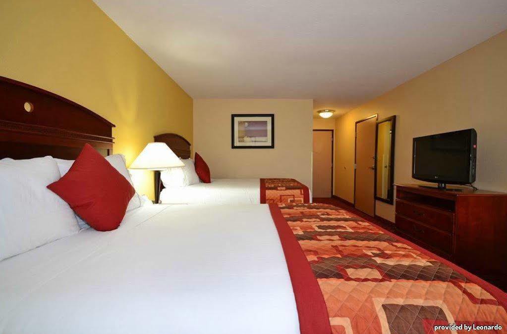 Best Western Plus Kansas City Airport - Kci East Exteriör bild